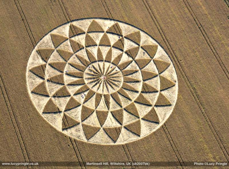 cropcircle135.jpg